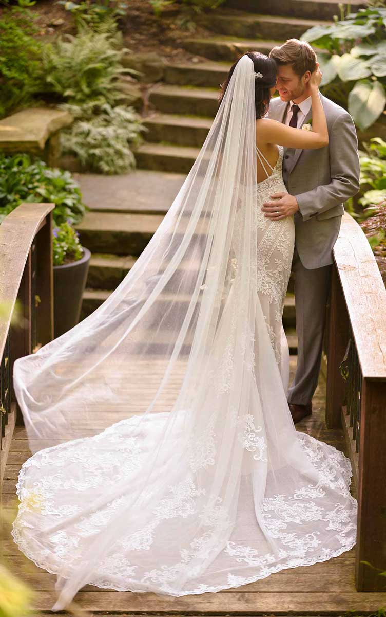 Postaw na szyk – koronkowe suknie ślubne